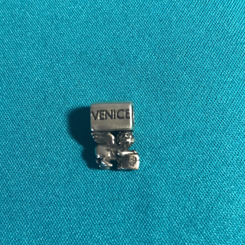 PANDORA Venice Charm